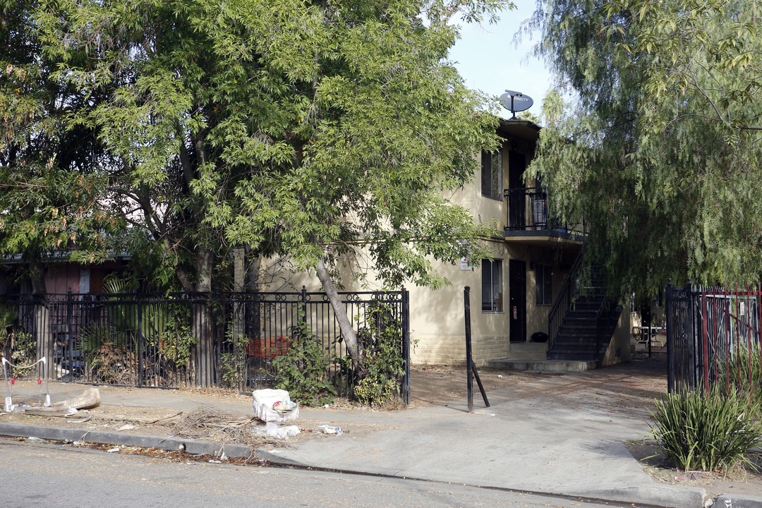 14623 Delano St in Van Nuys, CA - Building Photo