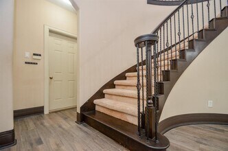 1220 Birdsall St in Houston, TX - Foto de edificio - Building Photo