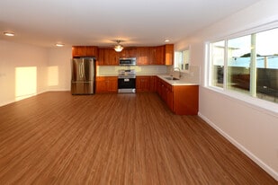 1314 Hoohulu St in Pearl City, HI - Building Photo