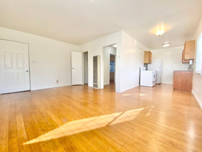 422 S Coronado St in Los Angeles, CA - Building Photo - Building Photo