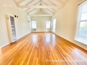 1139 S Oakhurst Dr in Los Angeles, CA - Building Photo - Building Photo