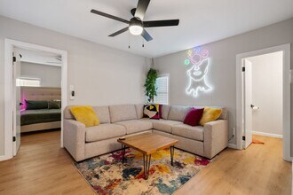 339 W Olive Ave in Monrovia, CA - Building Photo - Building Photo