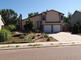 1031 Rancher Dr in Fountain, CO - Building Photo
