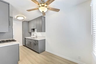 844 5th St, Unit I in Santa Monica, CA - Building Photo - Building Photo