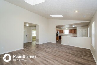 6257 Cooper Pointe Dr in Indianapolis, IN - Foto de edificio - Building Photo