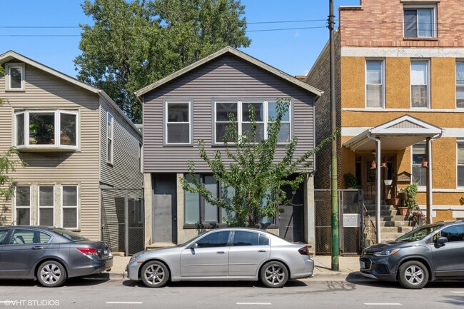 property at 726 W 18th St