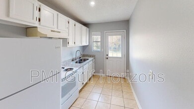 5 Ellinor Ct in Pensacola, FL - Building Photo - Building Photo