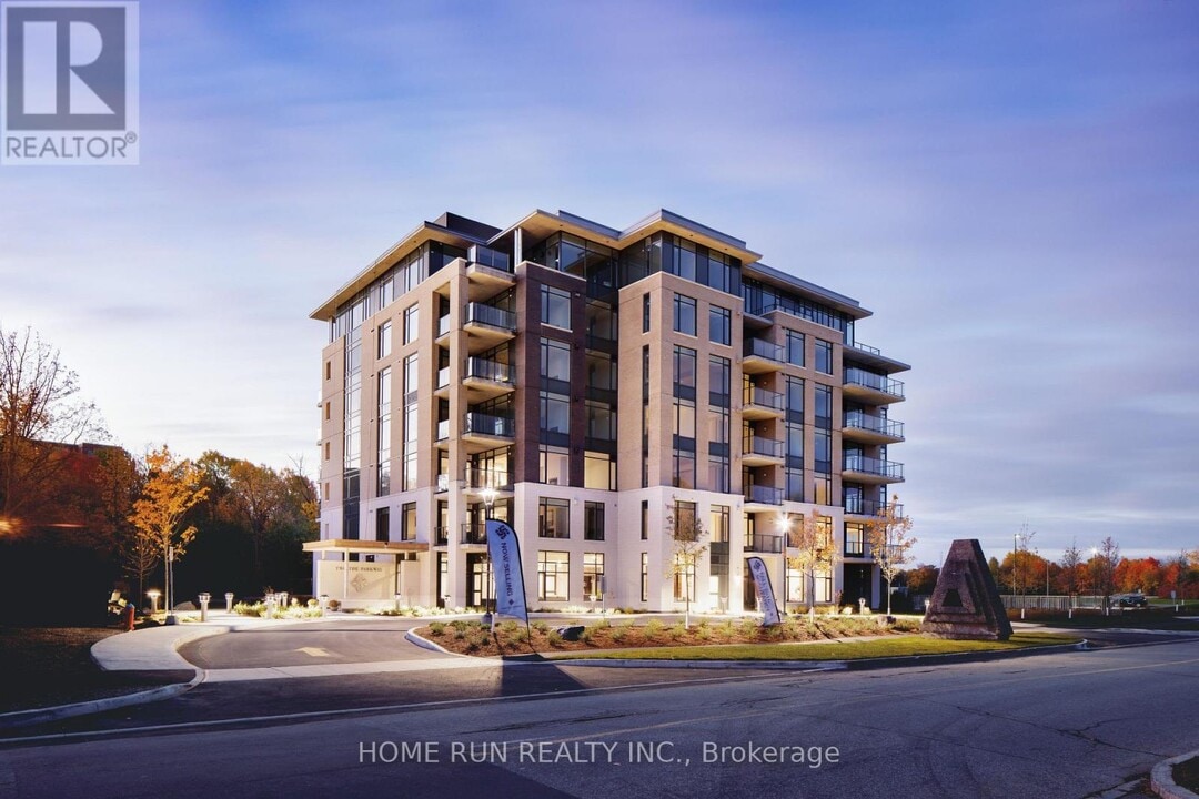 2 The Pkwy in Ottawa, ON - Building Photo