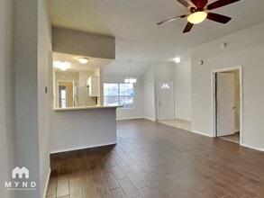 6204 Duchess Dr in Austin, TX - Foto de edificio - Building Photo