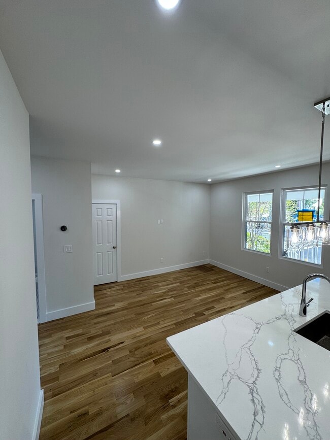231 Sixth Ave, Unit 1 in Pelham, NY - Building Photo - Building Photo