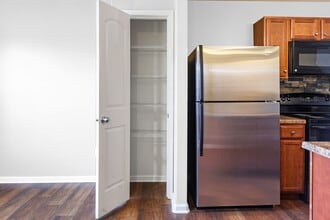 4277 Youngstown Dr in Greensboro, NC - Building Photo - Building Photo