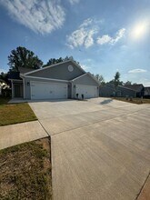 136 Brawley Villas Pl in Mooresville, NC - Building Photo - Building Photo