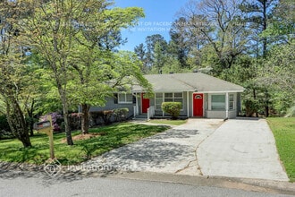 4378 Chelou Dr in Austell, GA - Foto de edificio - Building Photo