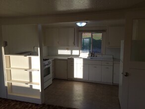 3025 Glendale Dr in Mckinleyville, CA - Building Photo - Building Photo