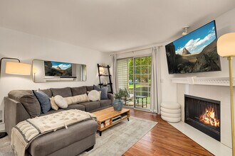 215 9th St in Kirkland, WA - Building Photo - Building Photo