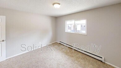 2925 Straus Ln in Colorado Springs, CO - Building Photo - Building Photo