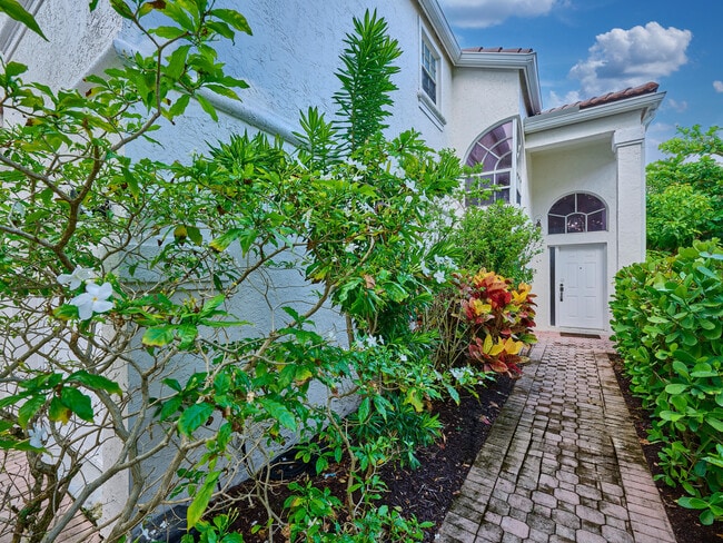 2067 Cezanne Rd in West Palm Beach, FL - Building Photo - Building Photo