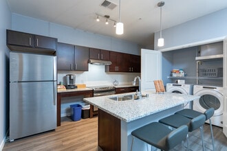 Diamond Ridge Apartments in Janesville, WI - Foto de edificio - Interior Photo