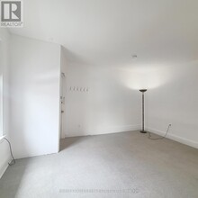 7-207 Admiral Rd in Toronto, ON - Building Photo - Building Photo