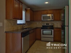 1708 Hibiscus Cir N in Oldsmar, FL - Building Photo - Building Photo