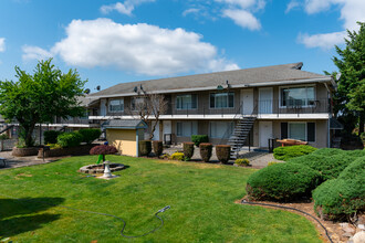 Sky Garden Park Villa in Seatac, WA - Building Photo - Building Photo