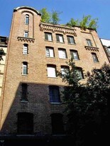 131 Perry St in New York, NY - Building Photo