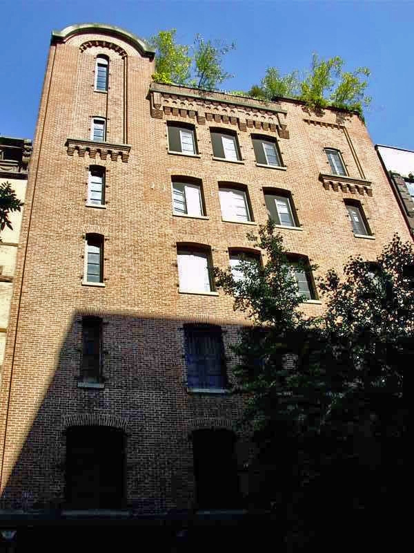 131 Perry St in New York, NY - Building Photo - Other