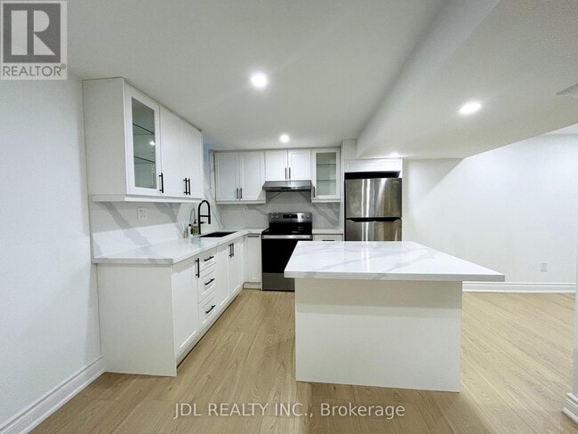 property at 22 Lionheart Ln