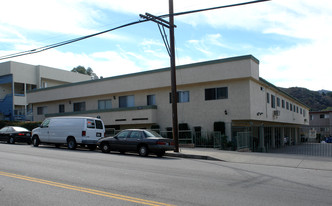 10085 Tujunga Canyon Blvd Apartments