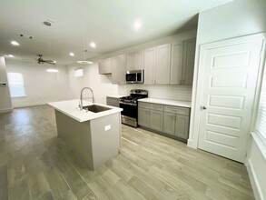 999 Marjorie St in Houston, TX - Building Photo - Building Photo