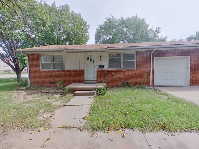 property at 102 S Mt Carmel St