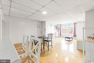 245 Warren St in Beverly, NJ - Building Photo - Building Photo
