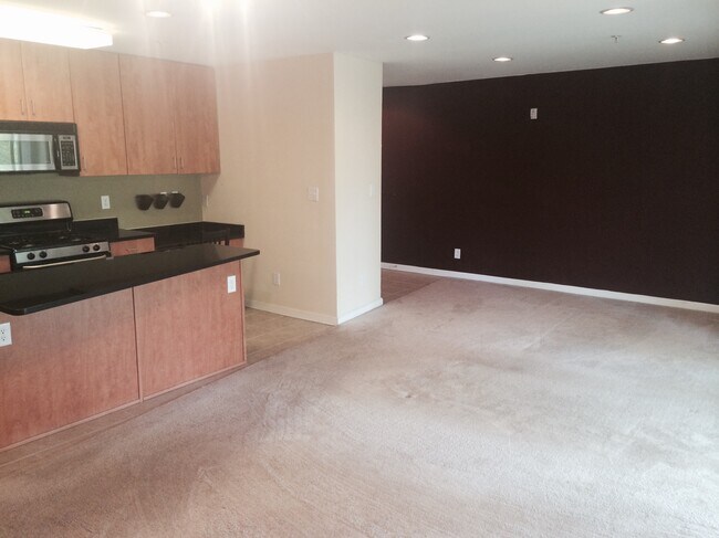 1101 Primrose Rd, Unit 303 in Annapolis, MD - Foto de edificio - Building Photo