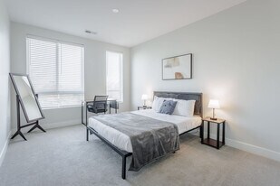 601 E Pete Rose Way in Cincinnati, OH - Building Photo