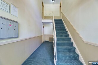 25- 18 High St in Fair Lawn, NJ - Building Photo - Building Photo