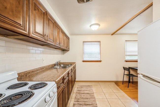233 S Highland Ave in Arlington Heights, IL - Building Photo - Building Photo