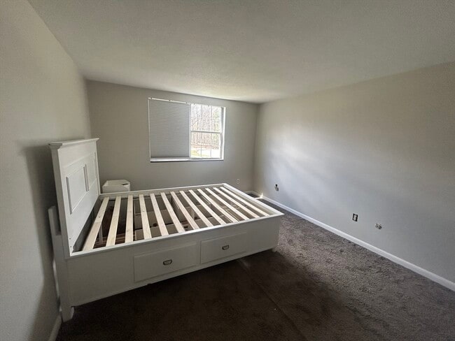 10 Leonard Rd in Boxborough, MA - Building Photo - Building Photo