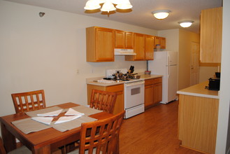 River Bluff Apartments in Fergus Falls, MN - Building Photo - Building Photo