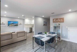 7125 NW 173rd Dr in Hialeah, FL - Building Photo - Building Photo