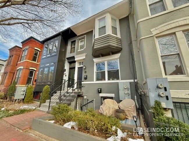property at 633 14th St NE