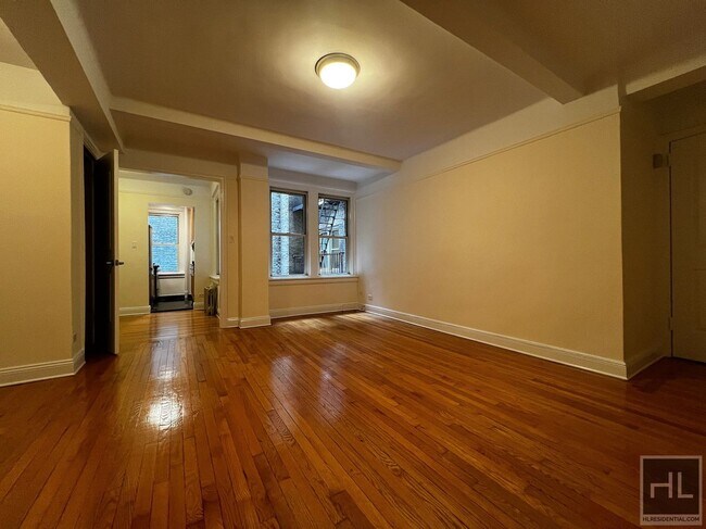 EAST 10 STREET in New York, NY - Foto de edificio - Building Photo