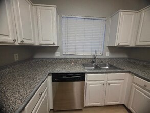 5250 S Rainbow Blvd in Las Vegas, NV - Foto de edificio - Building Photo