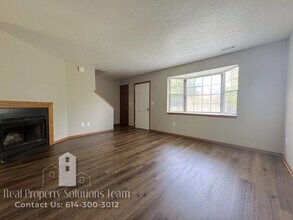 975 Cross Country Dr W in Westerville, OH - Building Photo - Building Photo