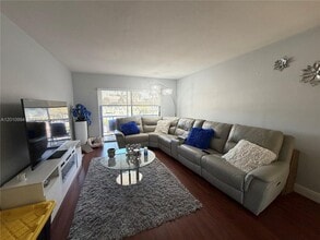 7847 Miller Dr in Miami, FL - Building Photo - Building Photo