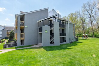 Bexley Village in Bexley, OH - Foto de edificio - Building Photo