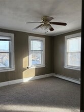 558 Locust Ave in Port Chester, NY - Building Photo - Building Photo