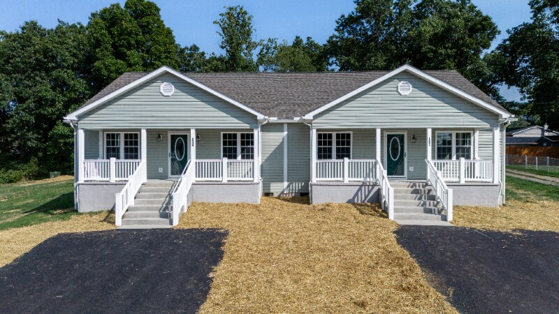 1016 Ivanhoe Ave in Waynesboro, VA - Building Photo
