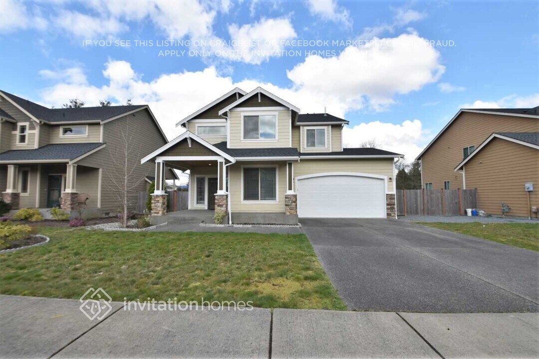 109 Ames St NE in Orting, WA - Building Photo