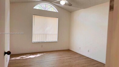 1084 Coral Club Dr in Coral Springs, FL - Building Photo - Building Photo