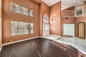 2725 St Clair Dr in Las Vegas, NV - Building Photo - Building Photo